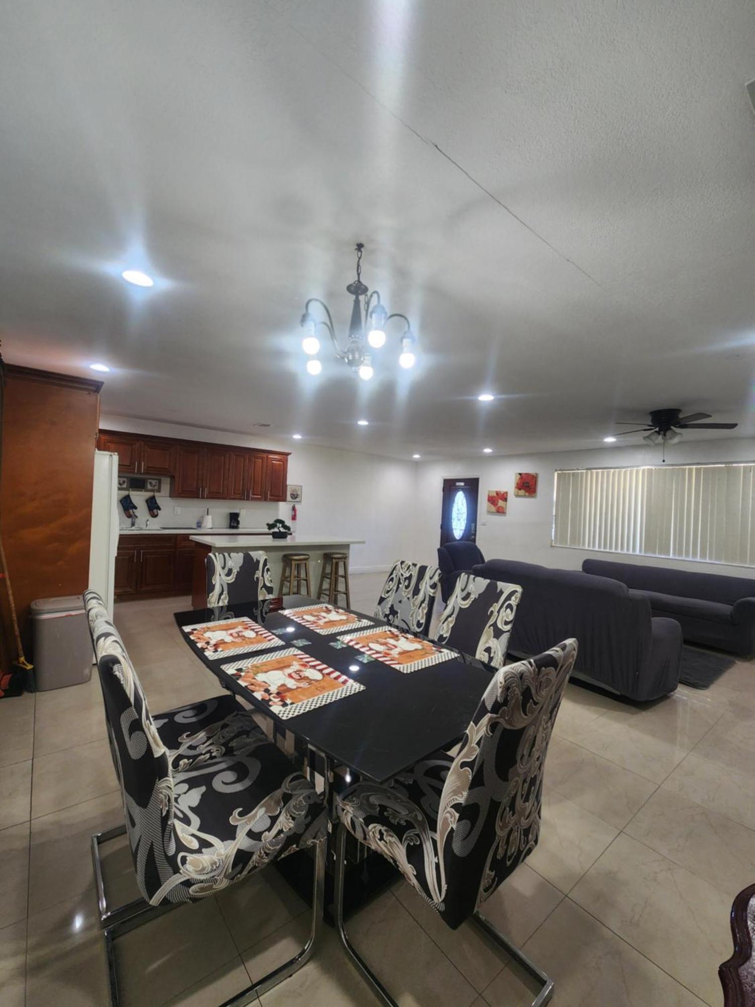 The Jazzy Escape Villa ไมอามี ภายนอก รูปภาพ