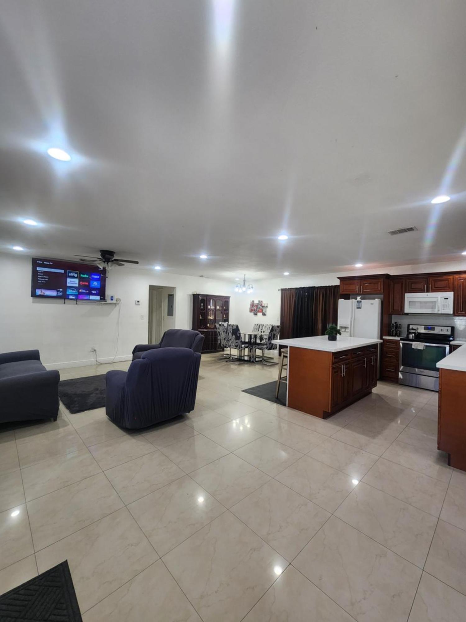 The Jazzy Escape Villa ไมอามี ภายนอก รูปภาพ